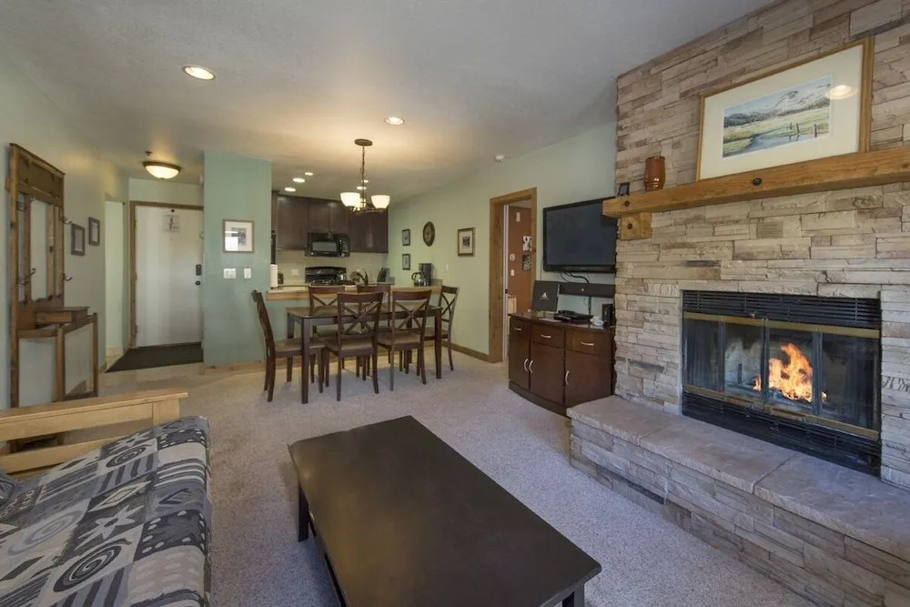 The Meadows 1120 - 2 Br Condo