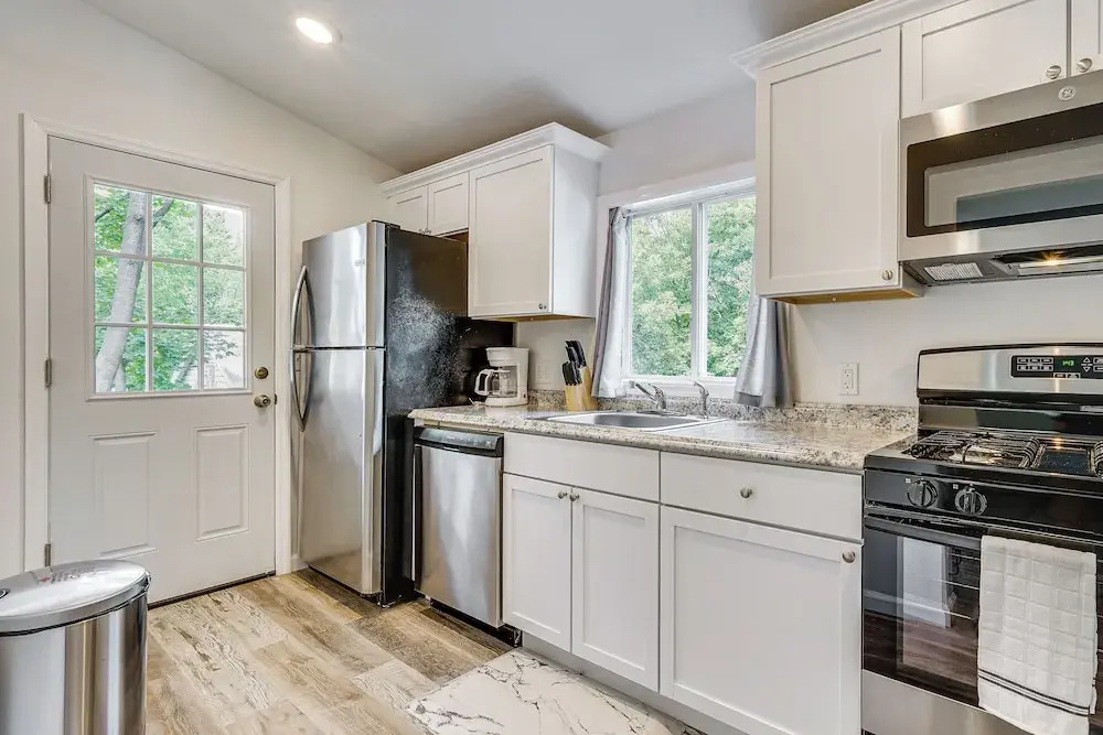 Cozy Glens Falls Getaway < 1 Mi to Downtown