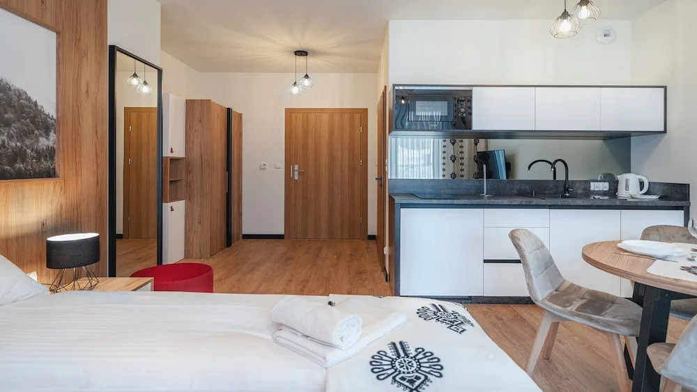 SKI Apartments, Sun & Snow