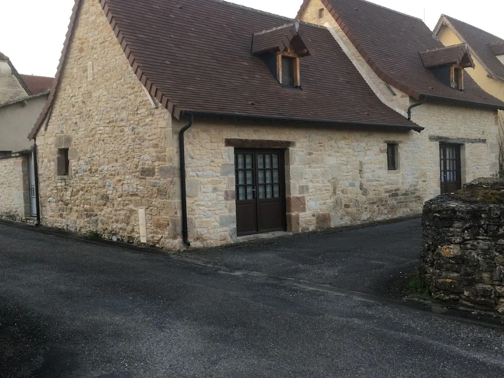 Cozy Holiday Home in Rudelle