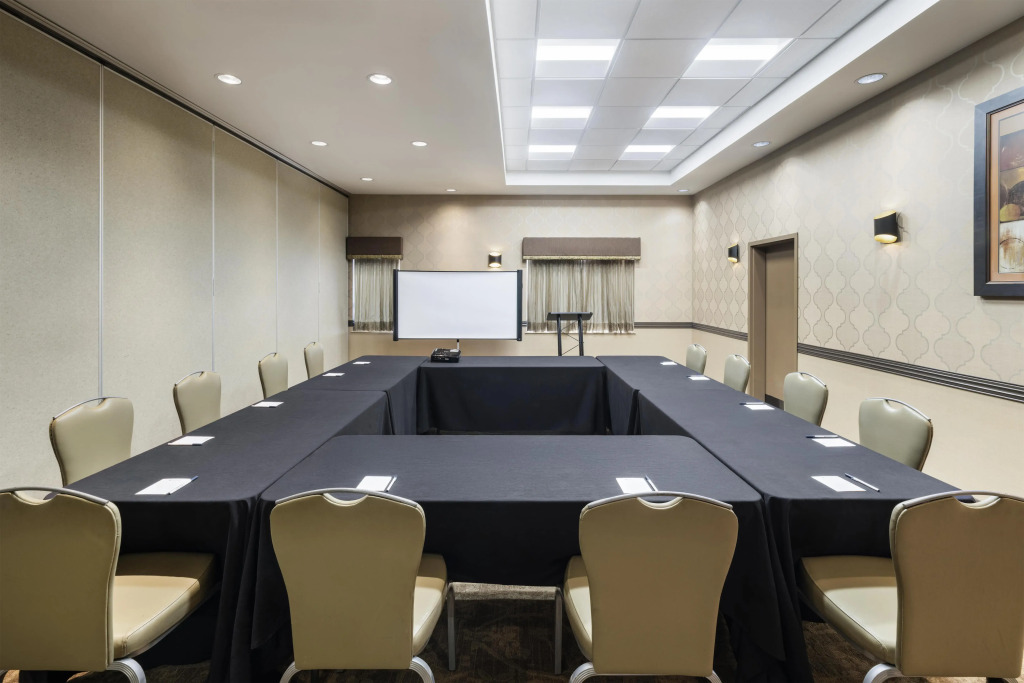 Best Western Premier Freeport Inn Calgary Airport