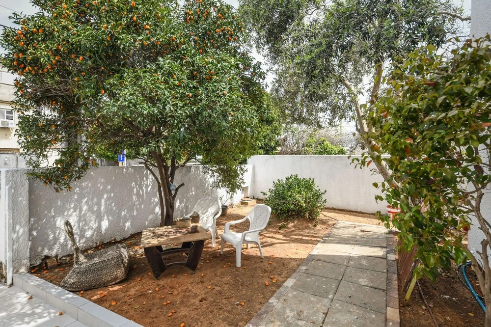 Relax in a Rural Retreat 2BR Apt wGarden