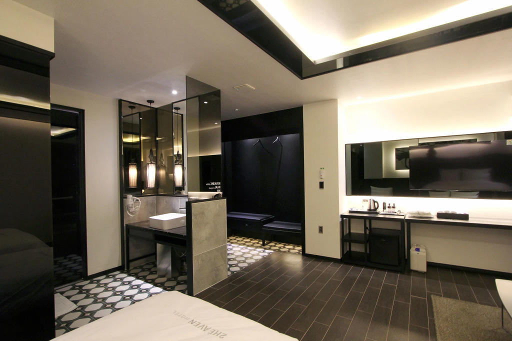 To Heaven Hotel Nampo