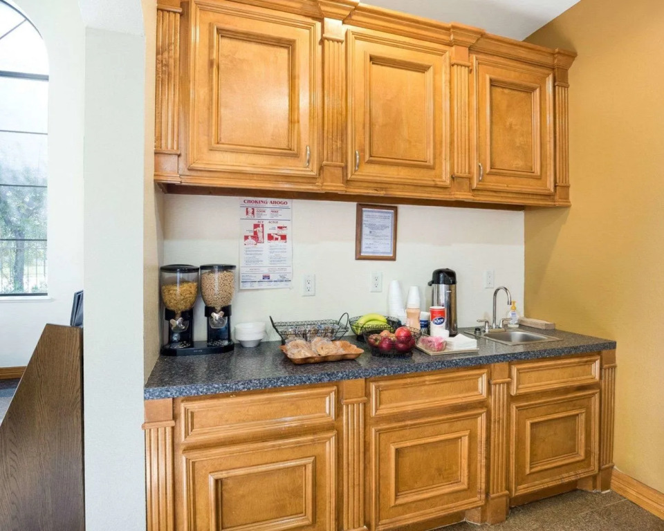 Rodeway Inn & Suites Humble IAH