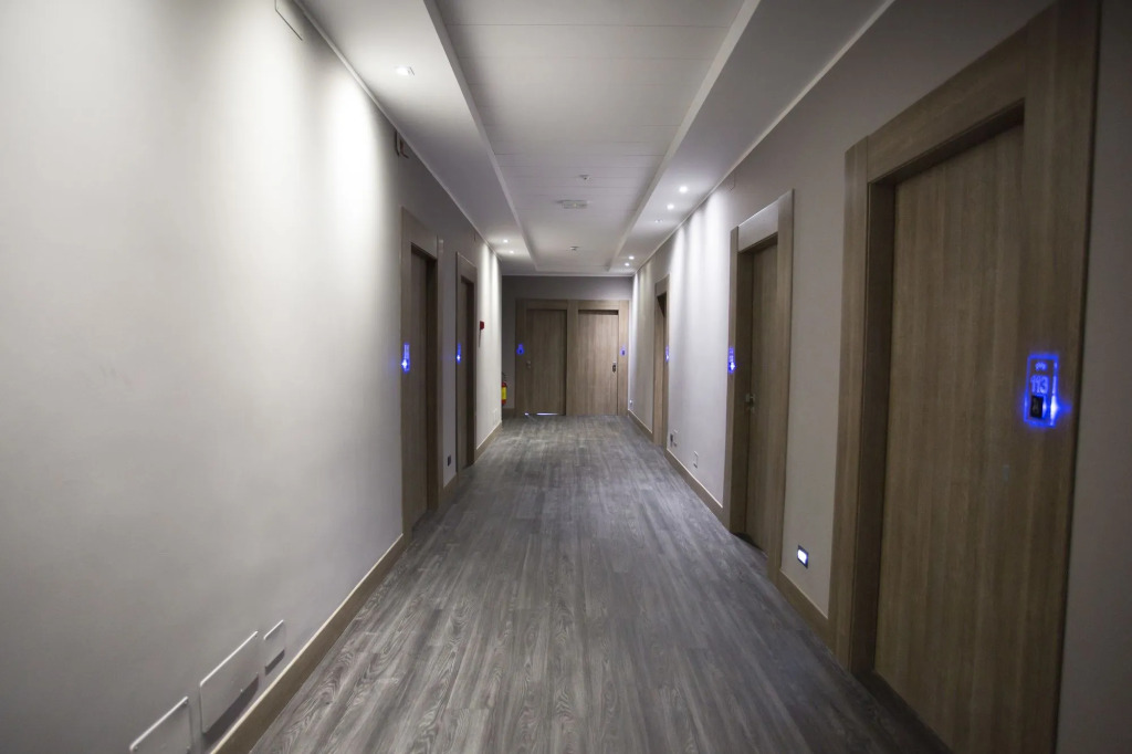 9V9 Hotel