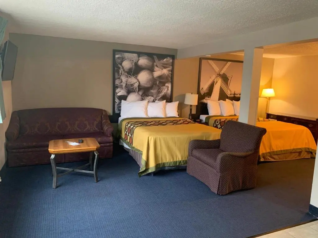 Sutton Suites Hotel