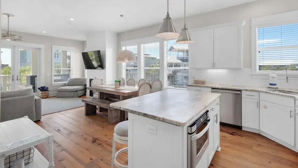 5BR Sleeps 14 in Seagrove Beach, Golf Cart, 6 Bikes, Pool + Free Attractions!