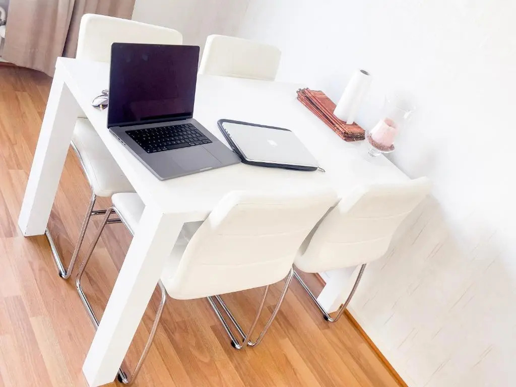 Ilona Apartments -"Home Away From Home"