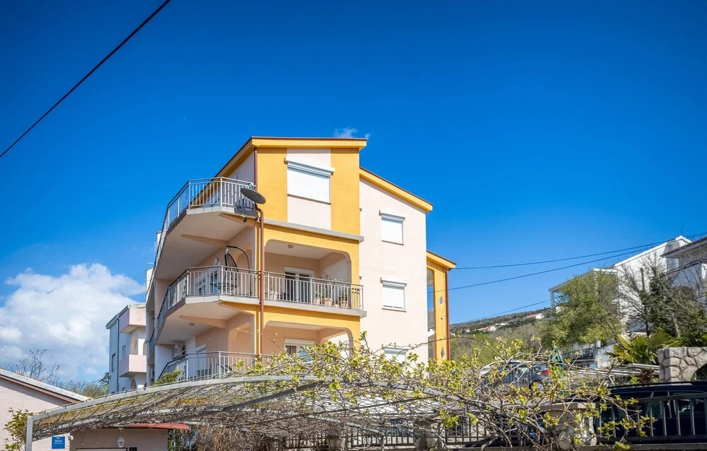 Amazing Apartment in Dramalj With Wifi and 1 Bedrooms