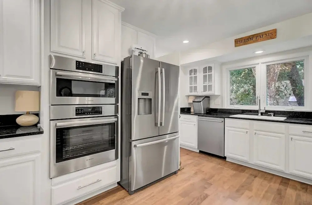 17 Oyster Row by Avantstay Lakefront Charm