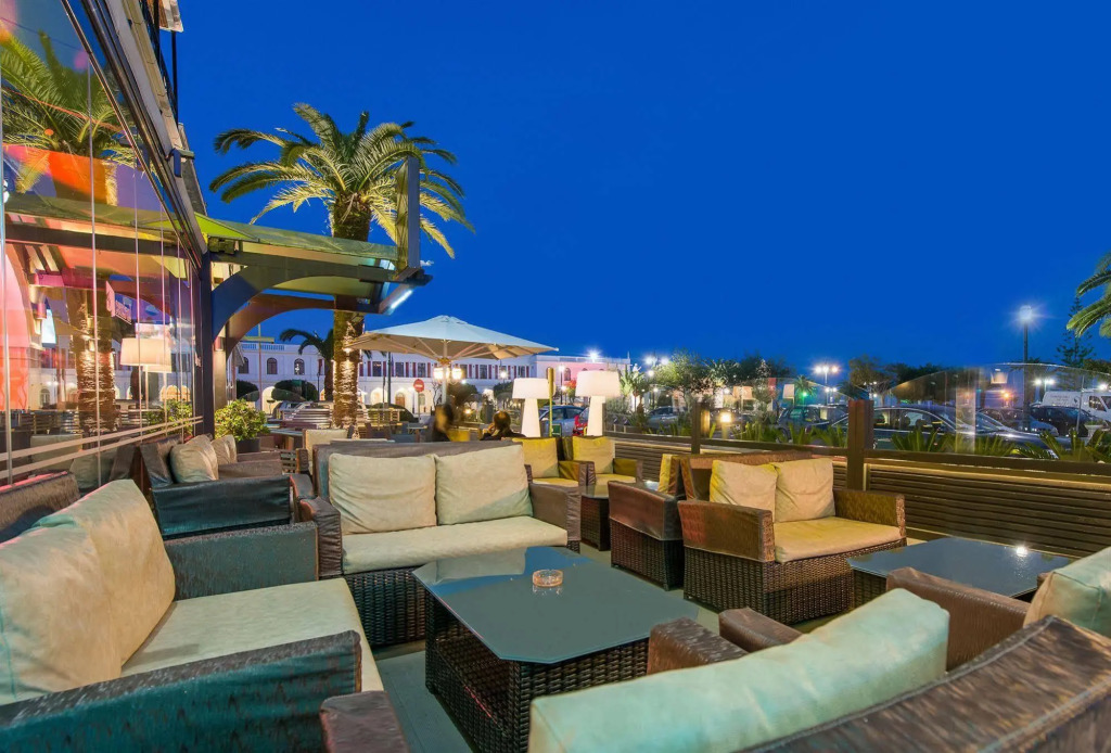 Phoenix Hotel
