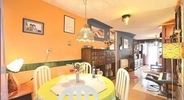 Split Art Apartment