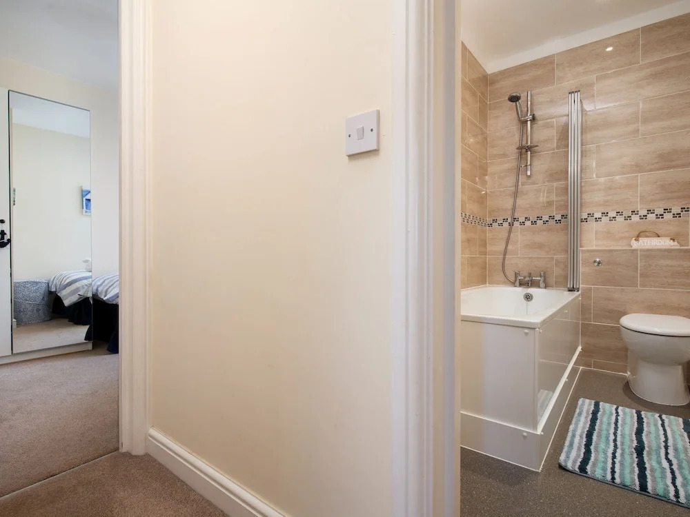 Beautiful Apartment in Torquay With Sea View