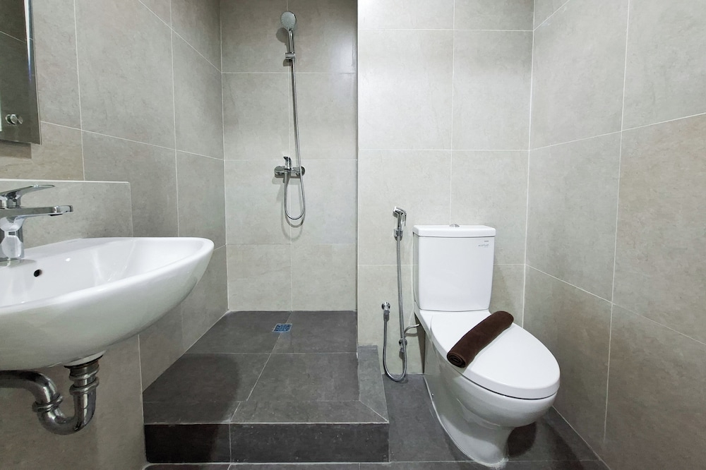 Stunning And Homey Studio Apartment The Ayoma