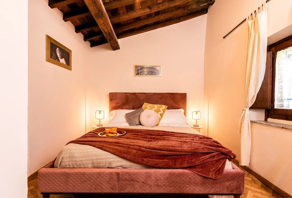 Elegant and historic 3-Bedroom in city center