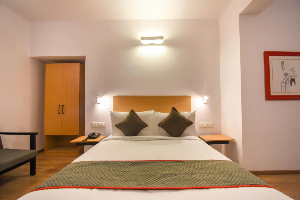 Via Heera Holiday Inn