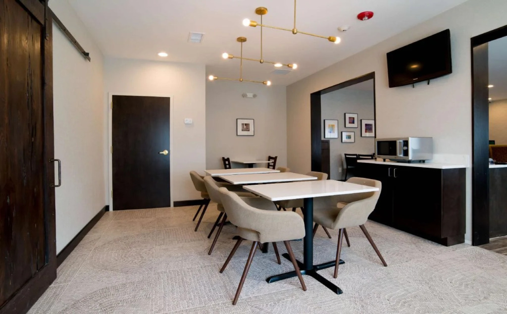 Best Western Plus Nashville Airport Hotel - BNA