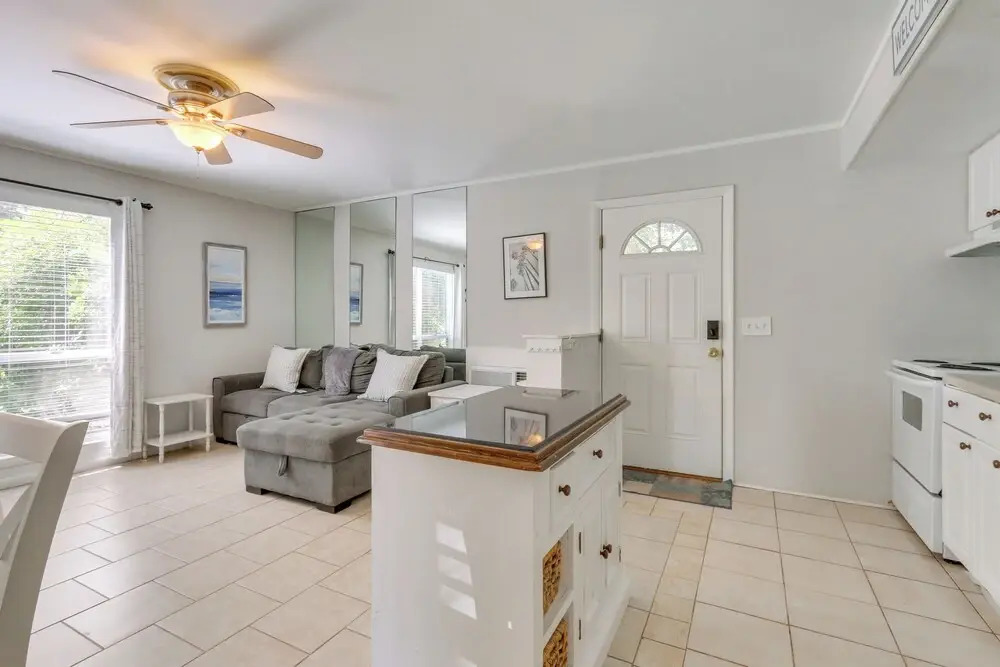 Pool Access, Walk to Beach: Hilton Head Haven!