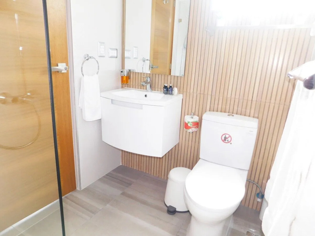 Design 1 King Bed Apt. In Piantini Center With Gym