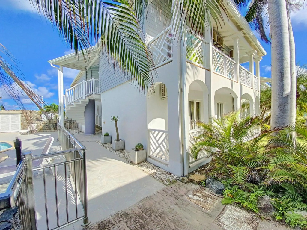 Princess Blue, 3BDR, Beach Front Deluxe, Orient Bay, Pool, Wifi 100 Mps