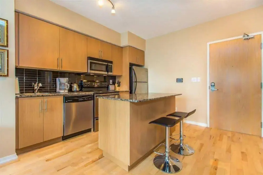 Bremner Condos - Maple Leaf Square