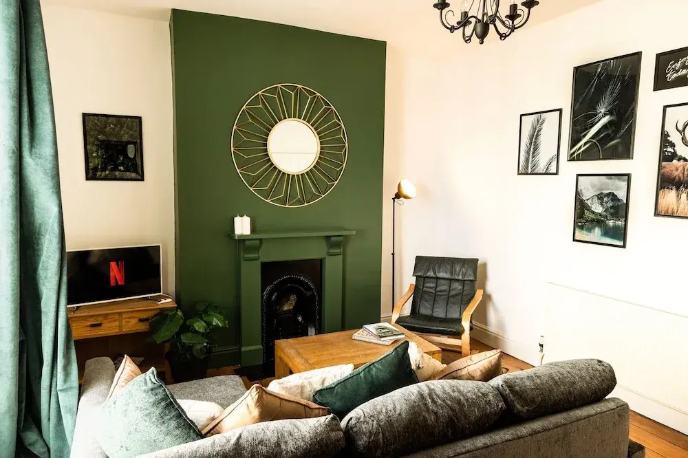Stunning 1 Bedroom Apartment - Plymouth