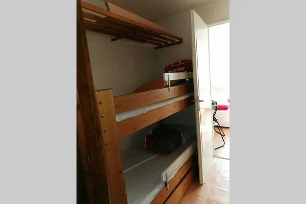 Studio mansardé 18 m2 climatisé avec piscine privée