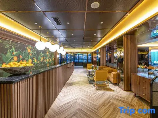 Orange Hotel (Nanjing Hexi Golden Eagle)