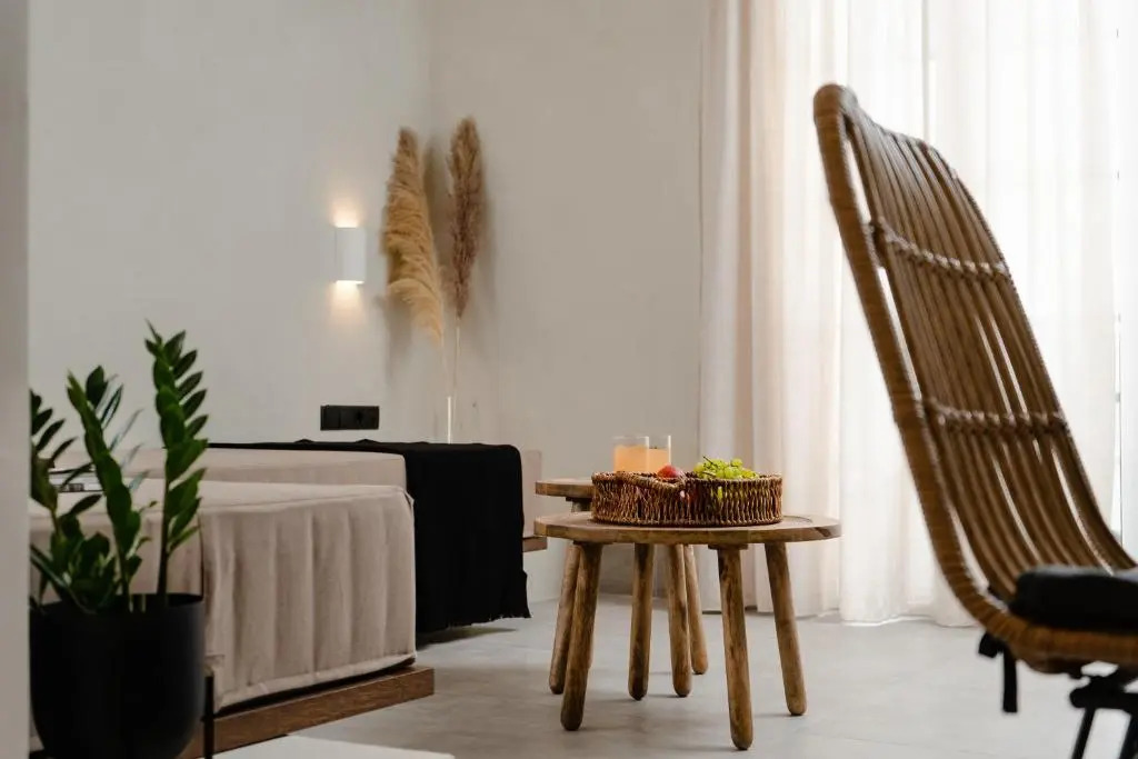Polis of Naxos Stylish Suites