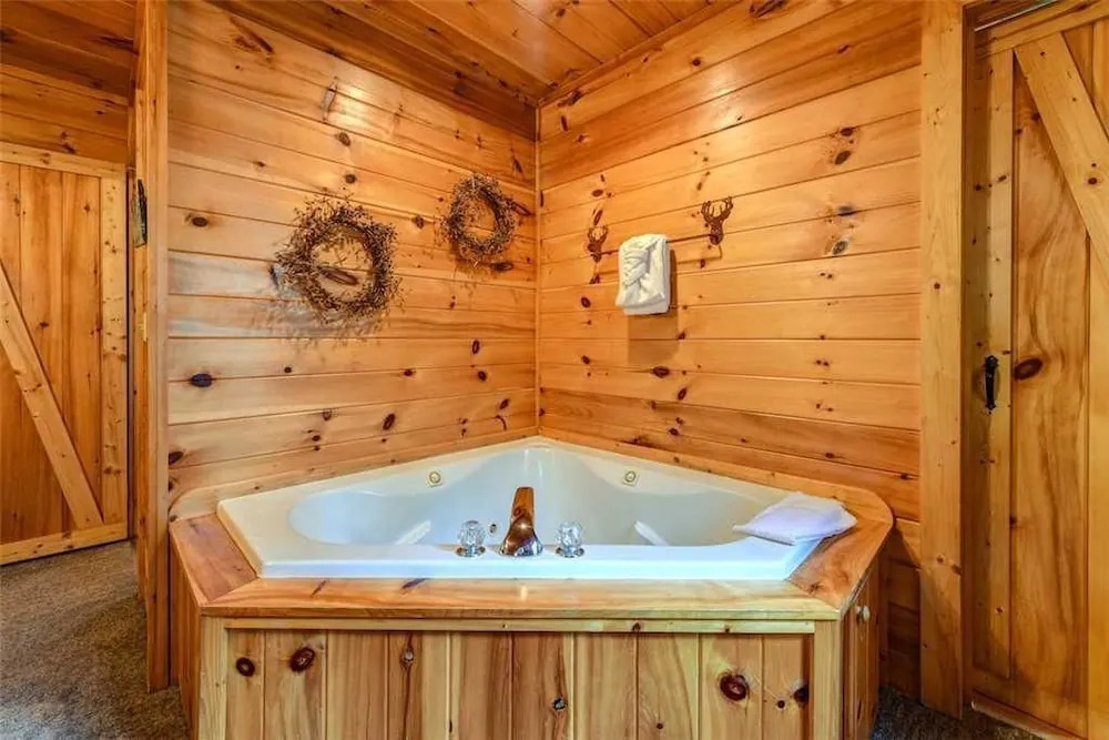 To Have And To Hold - One Bedroom Cabin