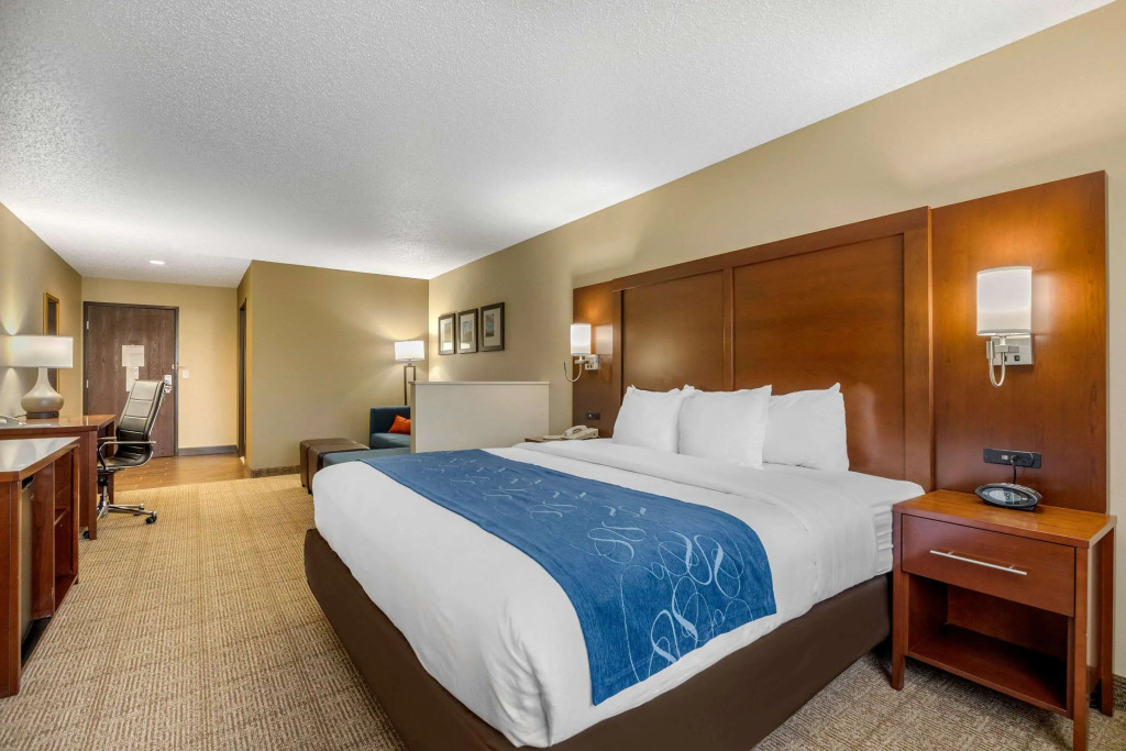 Comfort Suites Cedar Falls Industrial Park