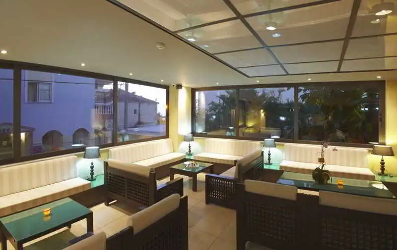Jason Hotel Apartments