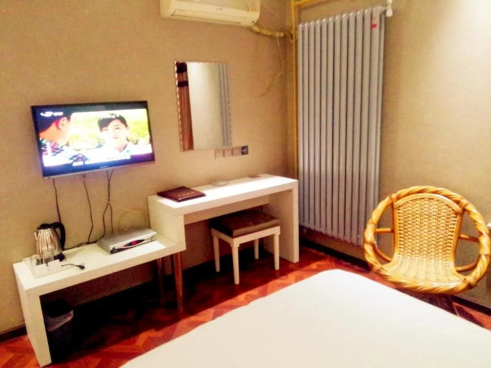 Longbai Business Hotel