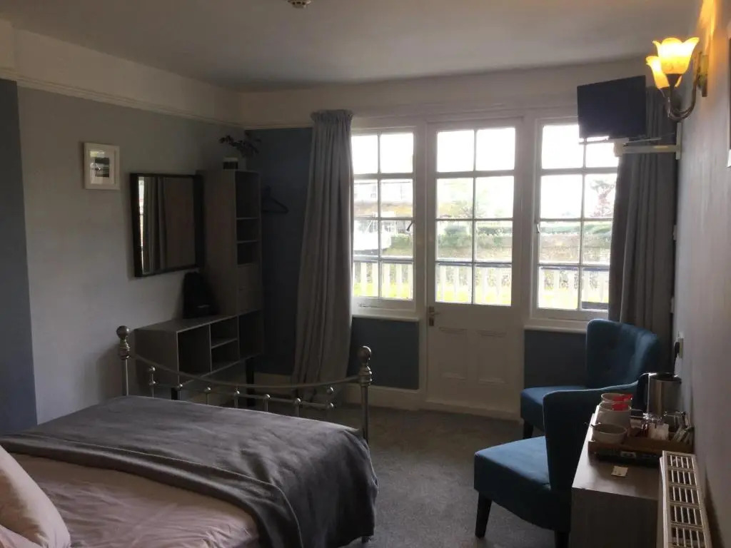 Riverside Cottage B&B