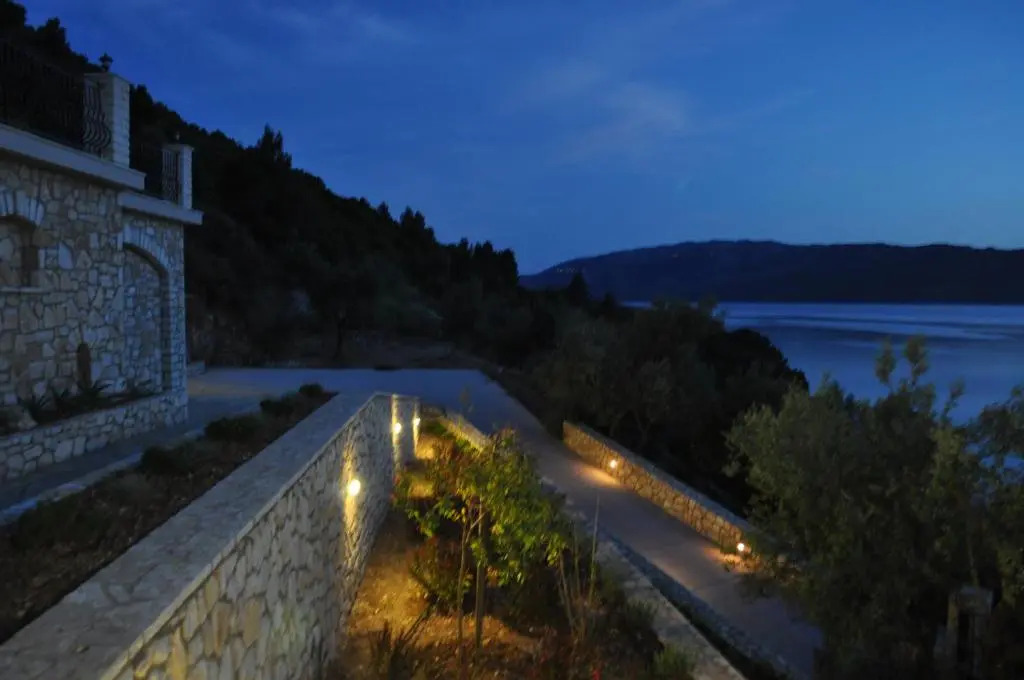 Poli Home