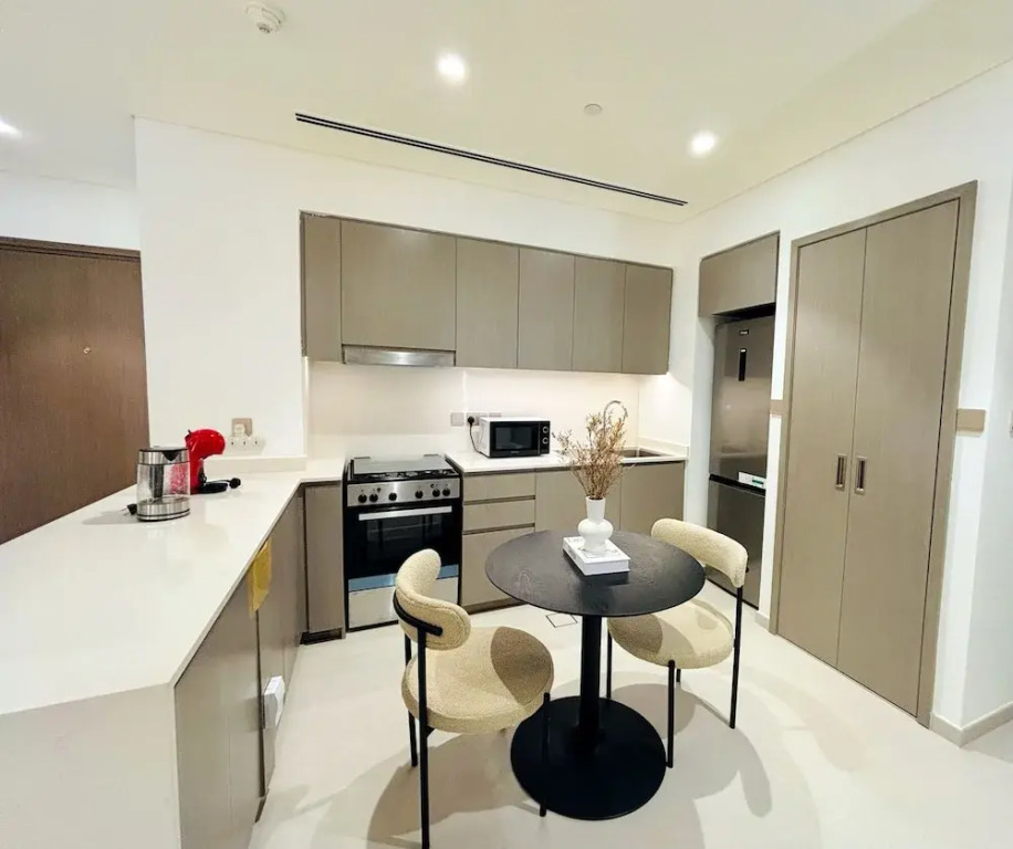 Luxury 1BR 5 star Apt Burj Khalifa View