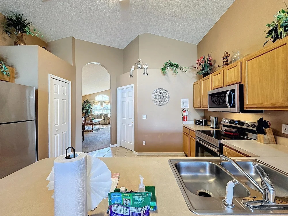 4 Bed in Emerald Island Resort Mins to Disney