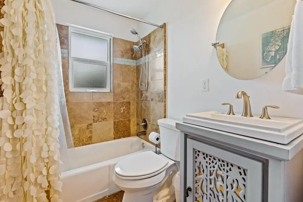 Gorgeous Home With Pool Walk to car Free Beach 4717s