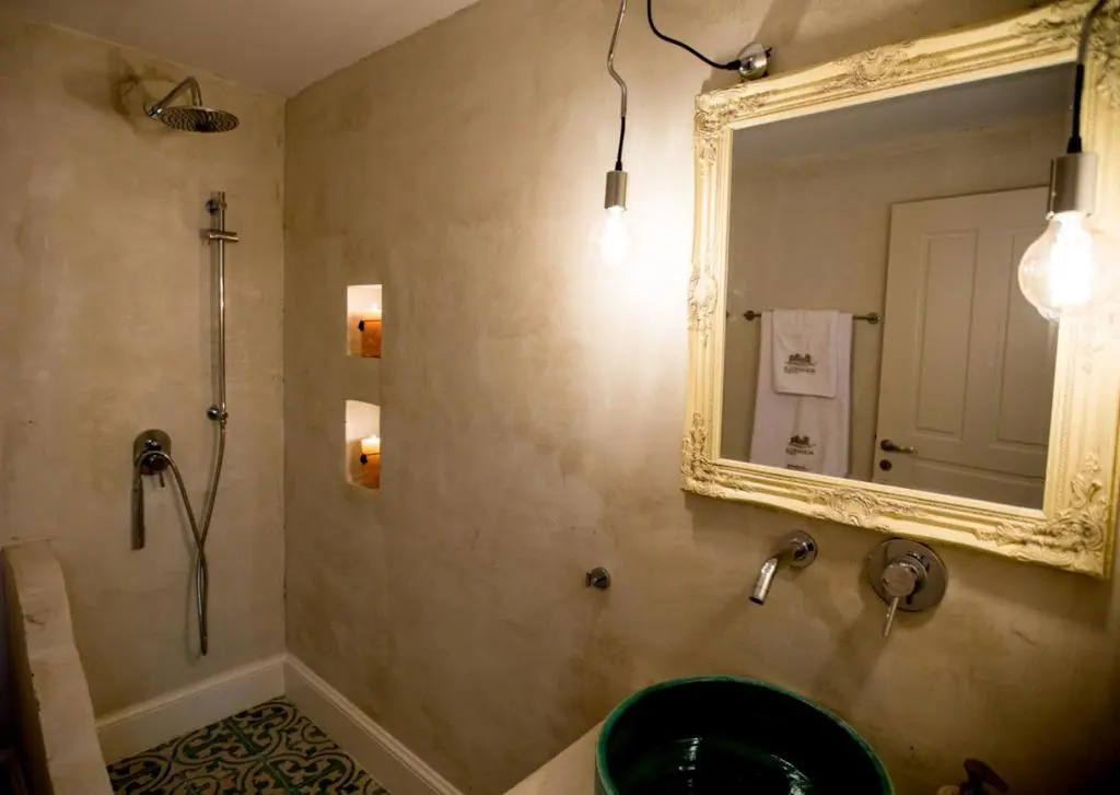 Chic & Modern Apartments with swim access