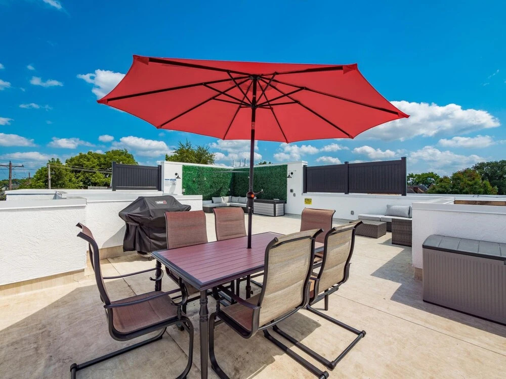 Brand New Lux 18 Beds w 2 Hot Tubs - Short North