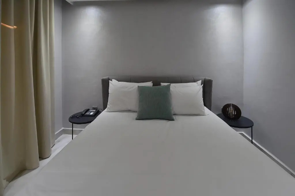Le Yacht Suites Hotel