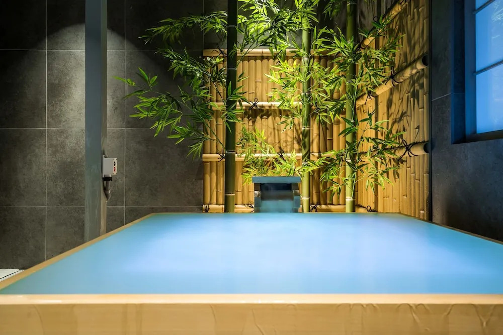 KONJAKUSO Osaka Bentencho "HIKARIYUYA" Projection M apping SPA