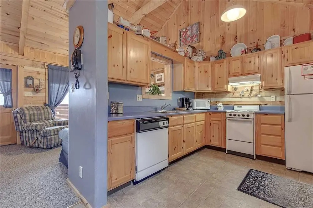 Nestled Inn- One Bedroom Cabin
