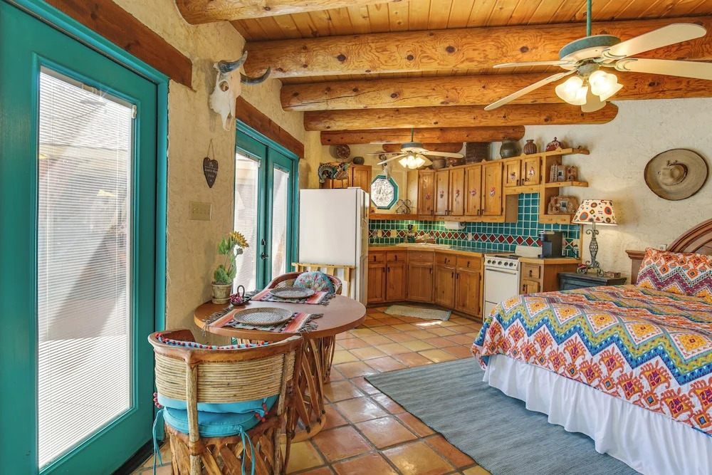 6 Mi to Texas Tech: Studio w/ Shared Pool & Grill