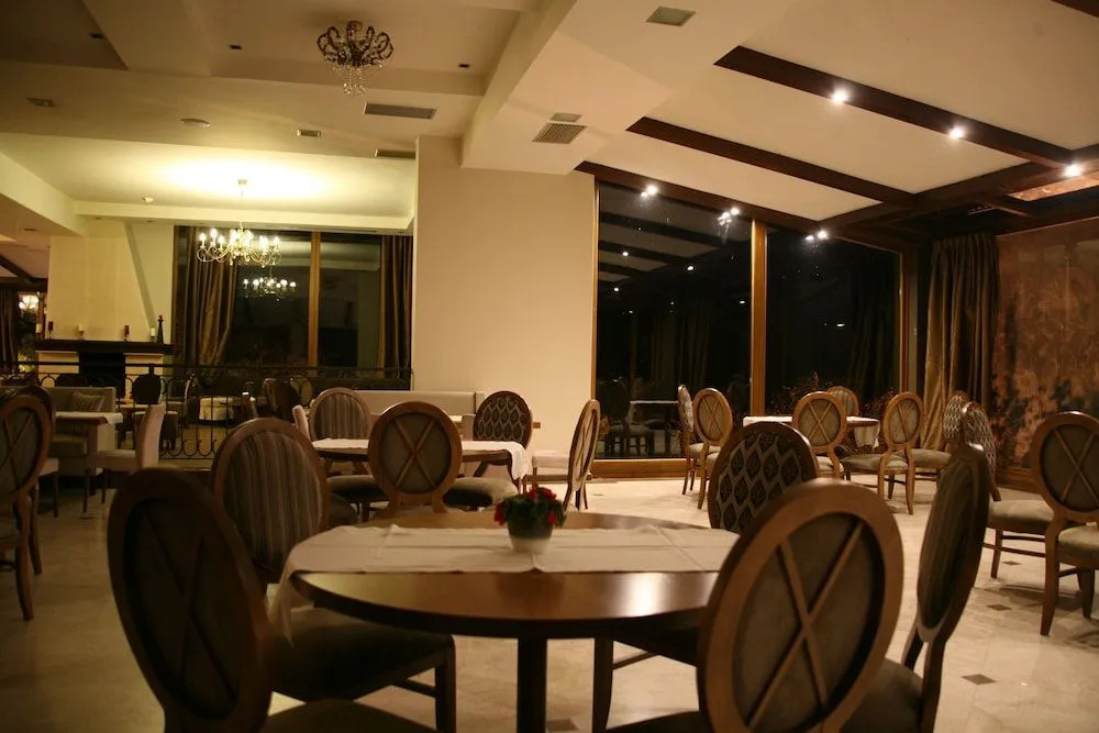 Veltsi Hotel