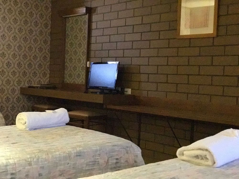 Century Motor Inn, Finley