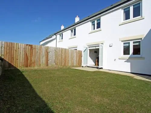6 Jubilee Close