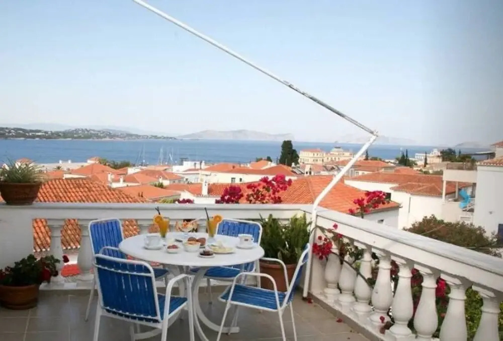 Levante Colours and Aromas of Spetses