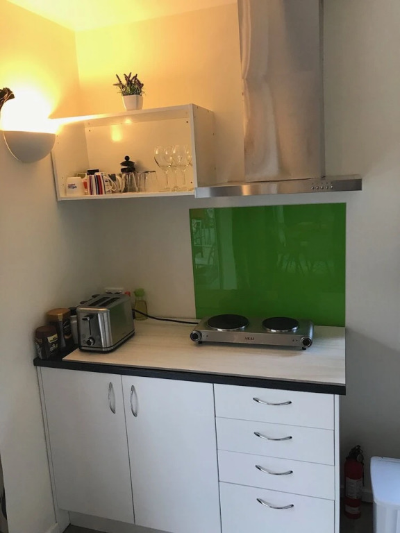 2 BR appartment on Park Hill