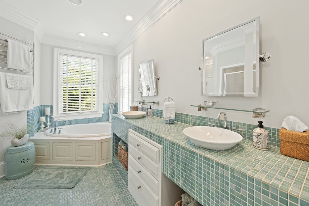 718 Collins Meadow Drive 6 Bedroom Home